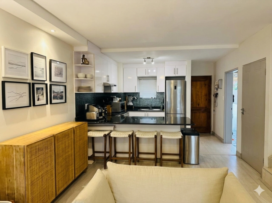 2 Bedroom Property for Sale in Sea Point Western Cape